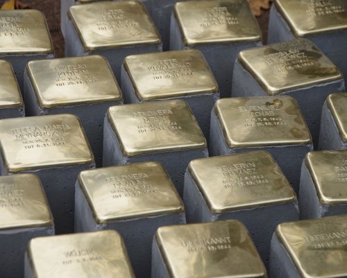 Die Stolpersteine sollen in Großburgwedel am Markt verlegt werden.
