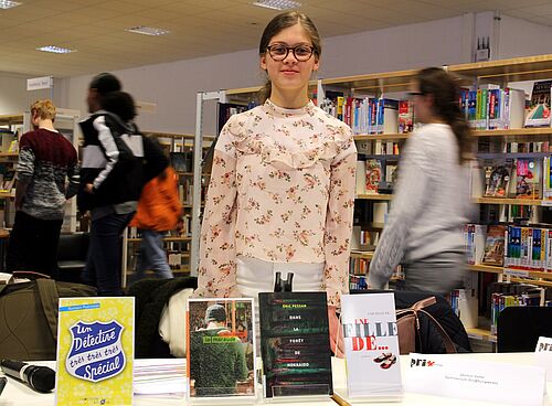 Souveräne Vertreterin unserer Schule auf der Landesjury des Prix des lycéens allemands: Jasmin Safar Foto: Souveräne Vertreterin unserer Schule auf der Landesjury des Prix des lycéens allemands: Jasmin Safar