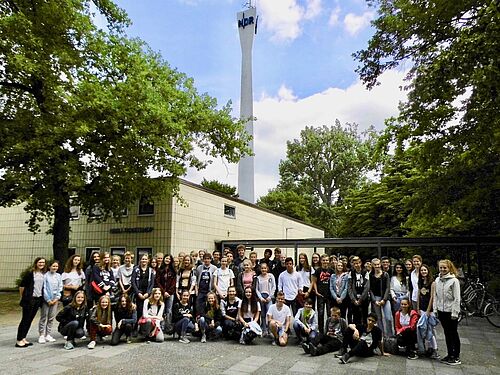 Besuch im NDR - die Klassen 8A und 8E im NDR-Funkhaus. Foto: Besuch im NDR - die Klassen 8A und 8E im NDR-Funkhaus.