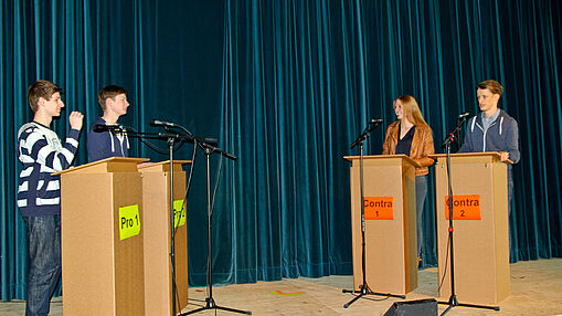 Debatte auf der Bühne