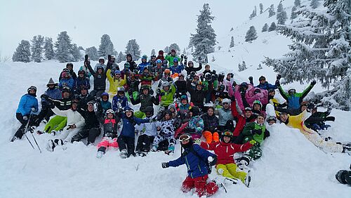 Hatten viel Spaß im Schnee: 63 Teilnehmerinnen und Teilnehmer der Skiexkursion Foto: Hatten viel Spaß im Schnee: 63 Teilnehmerinnen und Teilnehmer der Skiexkursion