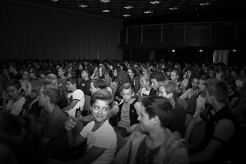 Foto: Die Aula war bis auf den letzten Platz besetzt.