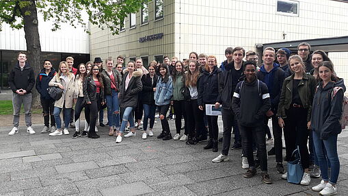 Musik-Kurse des Jahrgangs 11 auf Spurensuche beim NDR Musik-Kurse des Jahrgangs 11 auf Spurensuche beim NDR