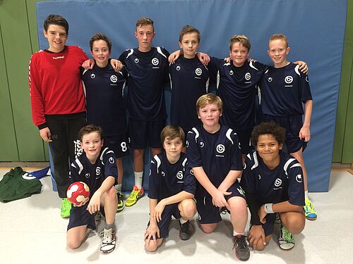 Foto: Neu formiertes Team: die Handballmannschaft des Gymnasiums Großburgwedel