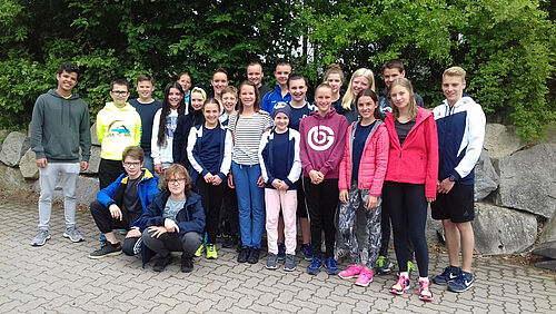 Drei Mannschaften, eine Schule: Unsere Schwimmerinnen und Schwimmer in Laatzen Foto: Drei Mannschaften, eine Schule: Unsere Schwimmerinnen und Schwimmer in Laatzen