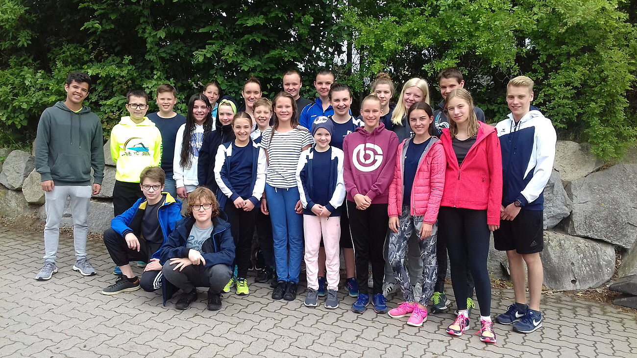 Foto: Drei Mannschaften, eine Schule: Unsere Schwimmerinnen und Schwimmer in Laatzen
