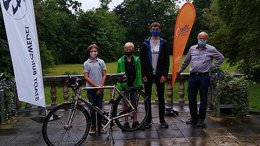 Ehrung im Rathaus - das Team Gymnasium Großburgwedel ist insgesamt am erfolgreichsten in der Stadt