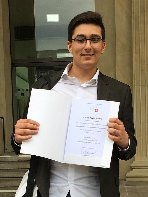 Foto: Linus Milani hat Erfahrungen im Landtag sammeln können