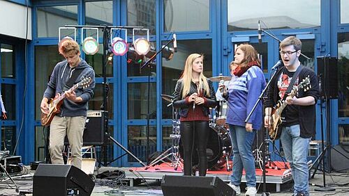 "Upper Bound auf der Außenbühne