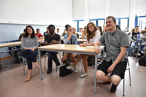 Foto: Einblicke zum Klimawechsel: neunte Klassen begrüßen ihre Gäste im Musikraum