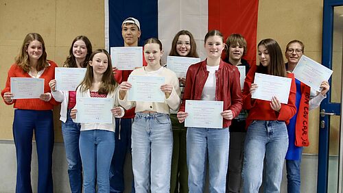 Übergabe der DELF-Zertifikate